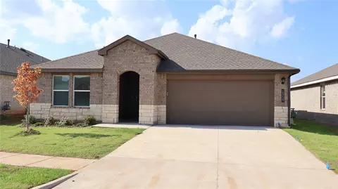 10209 NW 28th St, Yukon, OK 73099
