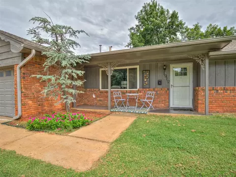 1912 Hardy Dr, Edmond, OK 73013