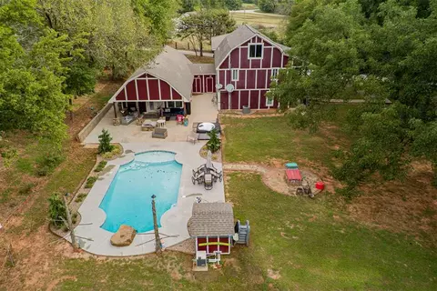 7761 High Meadow Rd, Noble, OK 73068