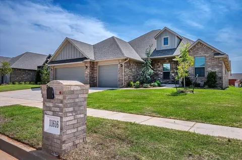 11616 NW 104th St, Yukon, OK 73099