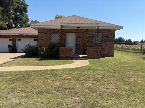 344 S 6th St, Mountain View, OK 73062