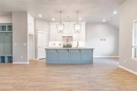 12317 SW 32nd St, Yukon, OK 73099