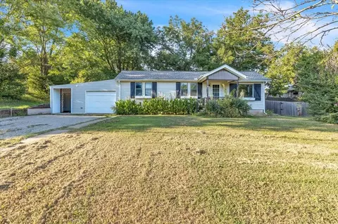 811 Etowah Rd, Noble, OK 73068