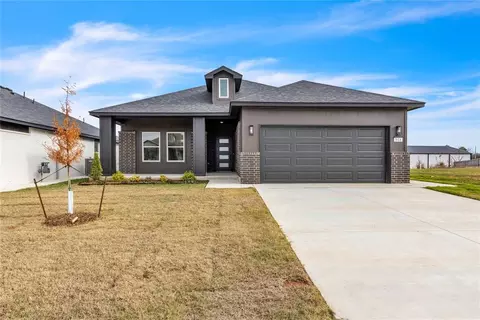 514 Grand Sycamore Dr, Washington, OK 73093