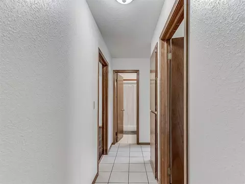 Entry Way - 4601 Skyhawk Dr, Noble, OK 73068 photo 2 of 4