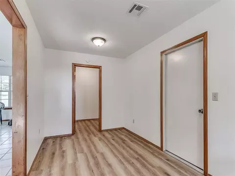 Entry Way - 4601 Skyhawk Dr, Noble, OK 73068 photo 4 of 4