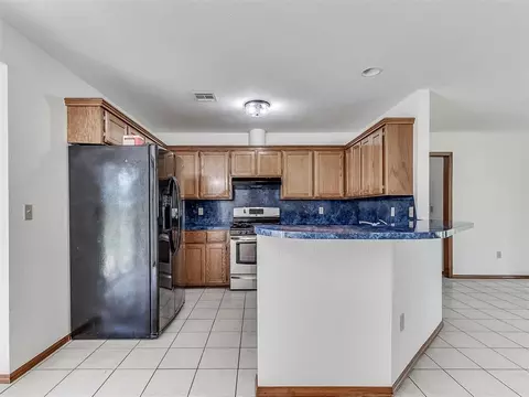 Kitchen - 4601 Skyhawk Dr, Noble, OK 73068 photo 1 of 5