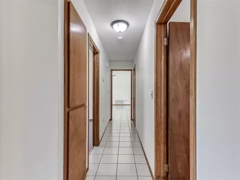 Entry Way - 4601 Skyhawk Dr, Noble, OK 73068 photo 3 of 4