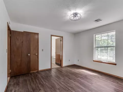 Bedroom - 4601 Skyhawk Dr, Noble, OK 73068 photo 2 of 9