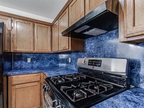 Kitchen - 4601 Skyhawk Dr, Noble, OK 73068 photo 4 of 5