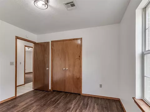 Bedroom - 4601 Skyhawk Dr, Noble, OK 73068 photo 6 of 9
