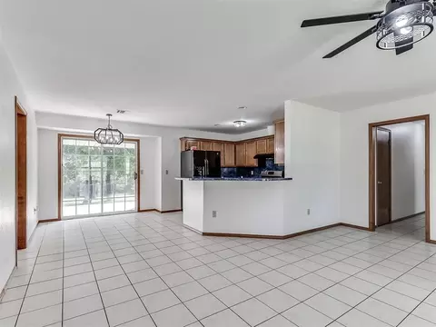 Living - 4601 Skyhawk Dr, Noble, OK 73068 photo 3 of 5