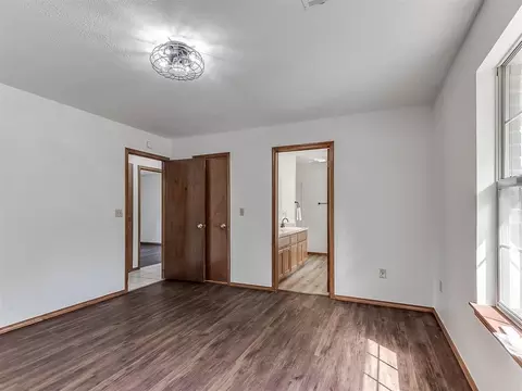 Bedroom - 4601 Skyhawk Dr, Noble, OK 73068 photo 3 of 9