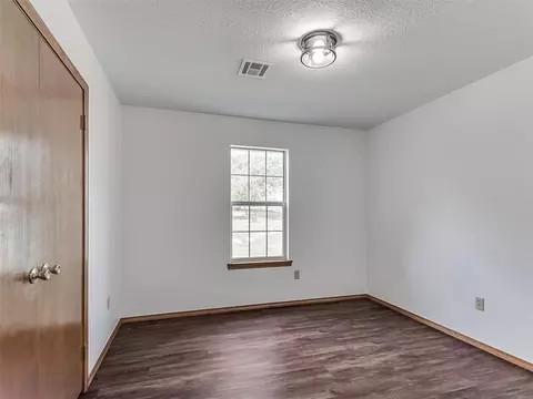 Bedroom - 4601 Skyhawk Dr, Noble, OK 73068 photo 4 of 9