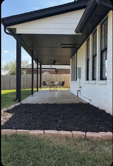 Exterior - 1108 Old Mill Rd, Moore, OK 73160 photo 3 of 5