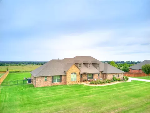 4741 Hillside Ln, Edmond, OK 73025