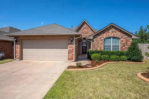 10609 SW 35th St, Yukon, OK 73099