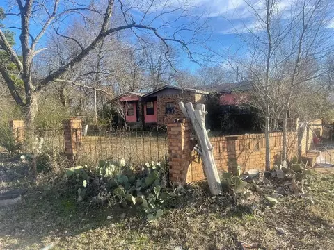 1724 E Hayes St, Okmulgee, OK 74447