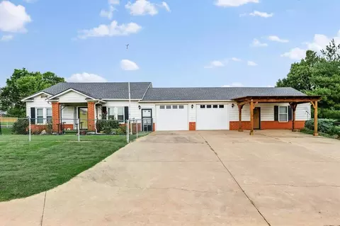 4919 S Sooner Rd, Guthrie, OK 73044