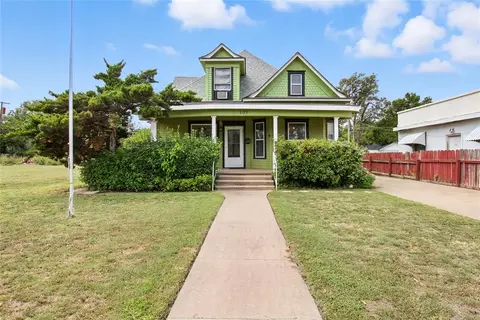 107 S Broadway Ave, Hobart, OK 73651