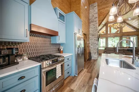 Kitchen - 159 Watsons Run, Broken Bow, OK 74728 photo 2 of 3