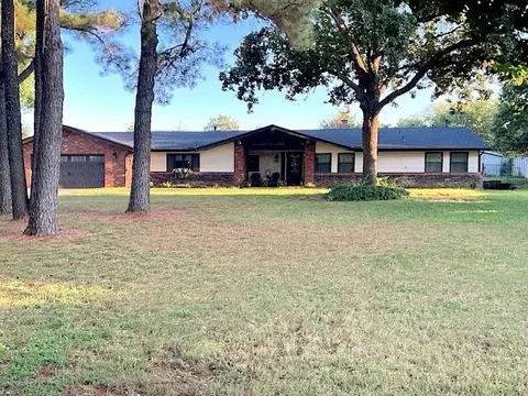 9 Dustin Cir, Shawnee, OK 74804