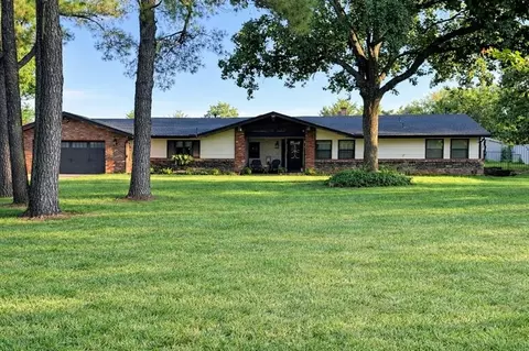 9 Dustin Cir, Shawnee, OK 74804
