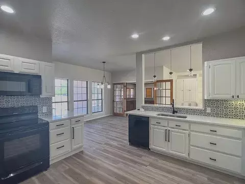 Kitchen - 116 E Cedar Dr, Tuttle, OK 73089 photo 3 of 4
