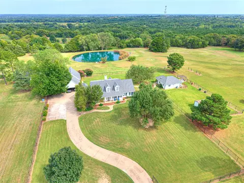 4081 Cedar Farm Rd, Noble, OK 73068