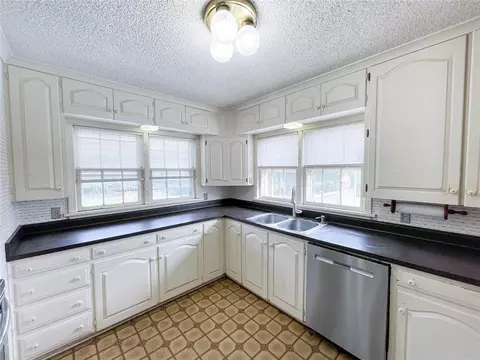 212 N Pine St, Guthrie, OK 73044 photo 15