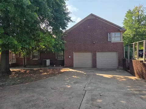 212 N Pine St, Guthrie, OK 73044 photo 5
