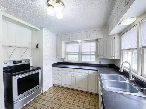 212 N Pine St, Guthrie, OK 73044 photo 16