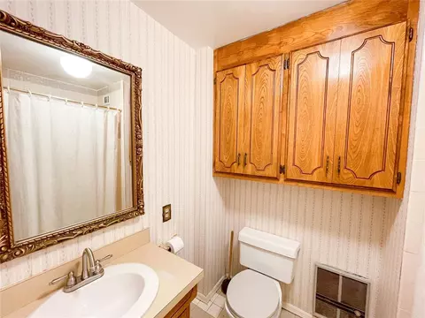 212 N Pine St, Guthrie, OK 73044 photo 19