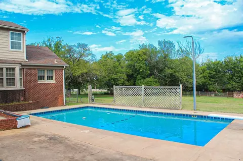 212 N Pine St, Guthrie, OK 73044 photo 32