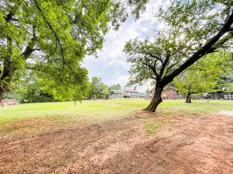 212 N Pine St, Guthrie, OK 73044 photo 37