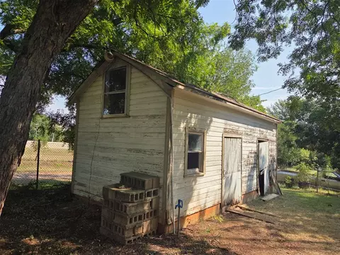212 N Pine St, Guthrie, OK 73044 photo 38