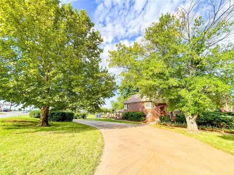212 N Pine St, Guthrie, OK 73044 photo 6