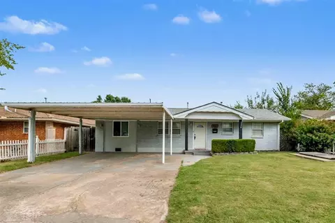 911 SW 4th Pl, Moore, OK 73160