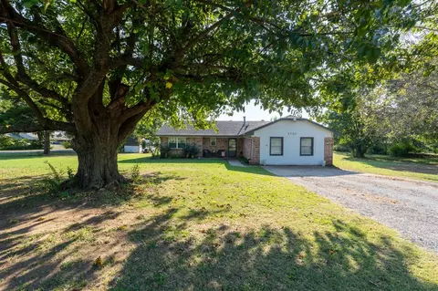 5707 Earl Dr, Shawnee, OK 74804