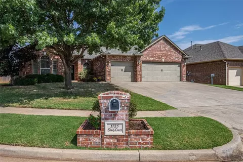1725 Shady Ct, Edmond, OK 73003