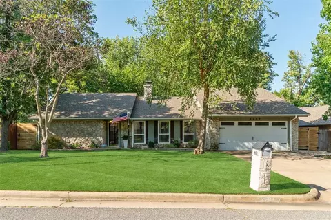 2209 Dover Dr, Edmond, OK 73034