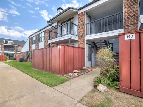 3003 River Oaks Dr #241, Norman, OK 73072