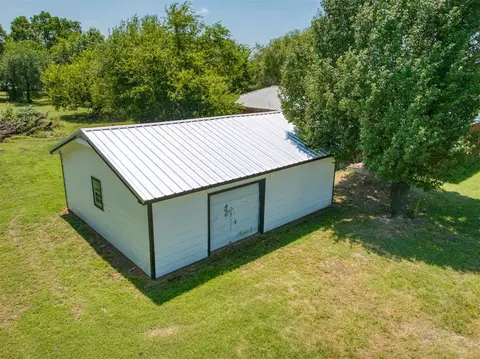 View/Area - 414 S 3rd St, Byars, OK 74831 photo 3 of 4