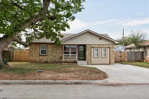 204 E Coe Dr, Midwest City, OK 73110