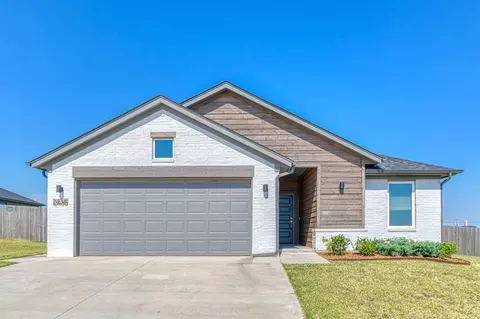 2435 Heather Rd, Blanchard, OK 73010