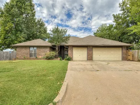 311 Tumbleweed Rd, Yukon, OK 73099