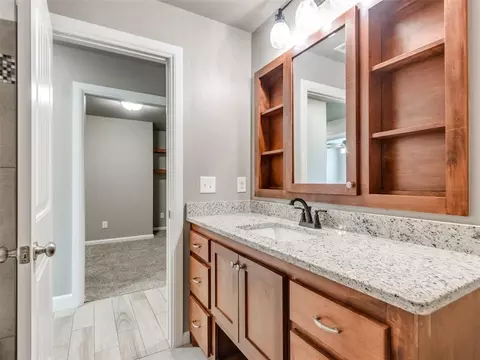 Bath - 2017 Edgewater Dr, Moore, OK 73160 photo 2 of 3