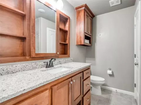Bath - 2017 Edgewater Dr, Moore, OK 73160 photo 1 of 3