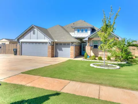 2017 Edgewater Dr, Moore, OK 73160