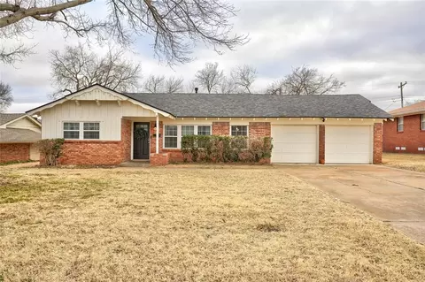 208 Country Club Ter, Midwest City, OK 73110